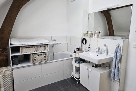 Bad OG mit alten Dachstuhl