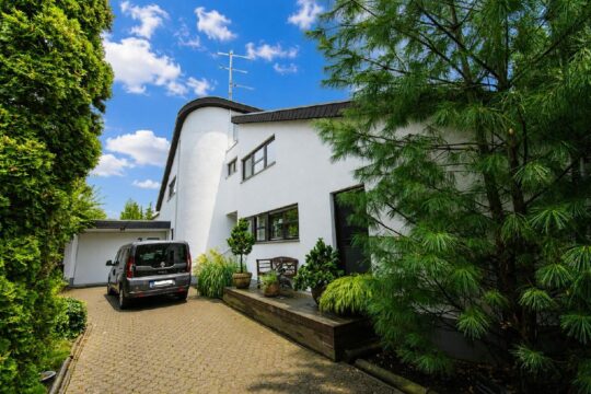 Hausansicht Balkon